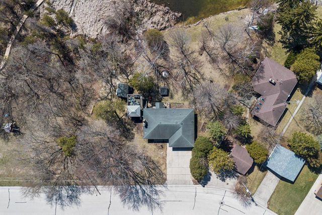 151 E Shore DRIVE, Random Lake, WI 53075