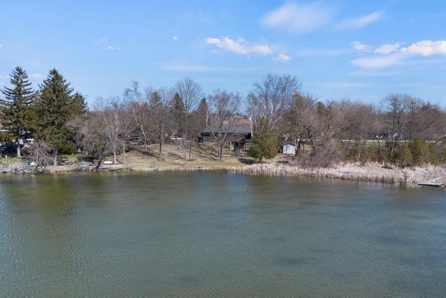 151 E Shore DRIVE, Random Lake, WI 53075