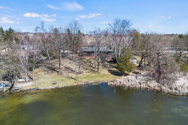151 E Shore DRIVE, Random Lake, WI 53075