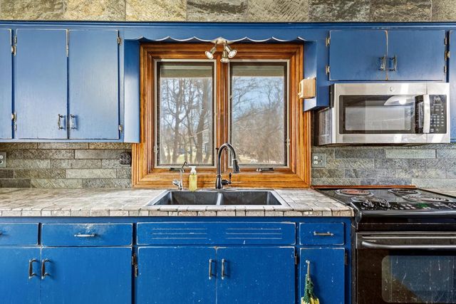 151 E Shore DRIVE, Random Lake, WI 53075