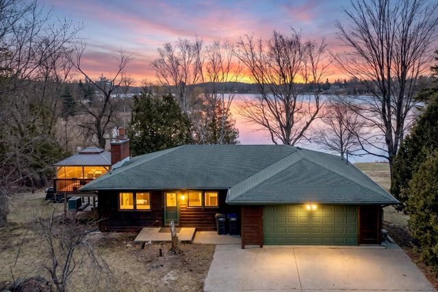151 E Shore DRIVE, Random Lake, WI 53075
