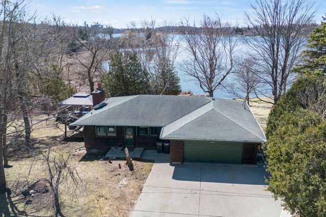 151 E Shore DRIVE, Random Lake, WI 53075
