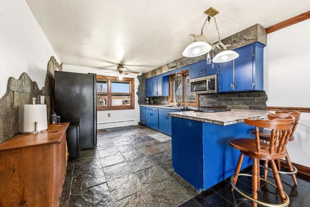 151 E Shore DRIVE, Random Lake, WI 53075
