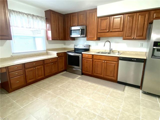 3964 Topaz LN, Virginia Beach, VA 23456