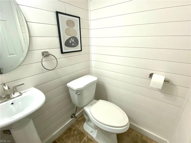 3964 Topaz LN, Virginia Beach, VA 23456