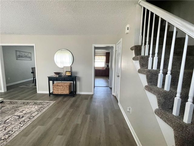 3964 Topaz LN, Virginia Beach, VA 23456