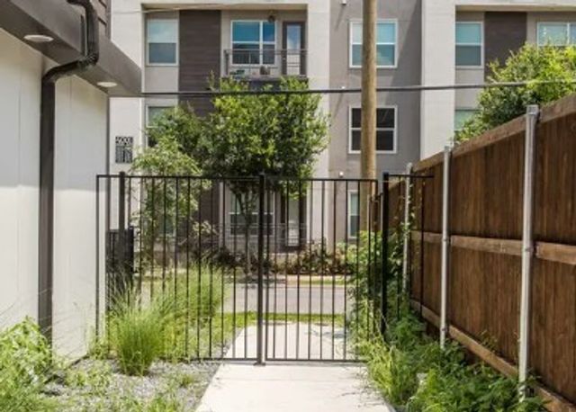 4001 Roseland Avenue, Dallas, TX 75204