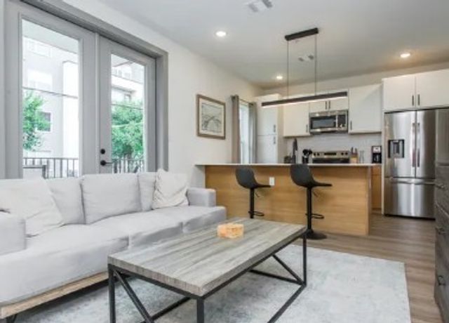 4001 Roseland Avenue, Dallas, TX 75204