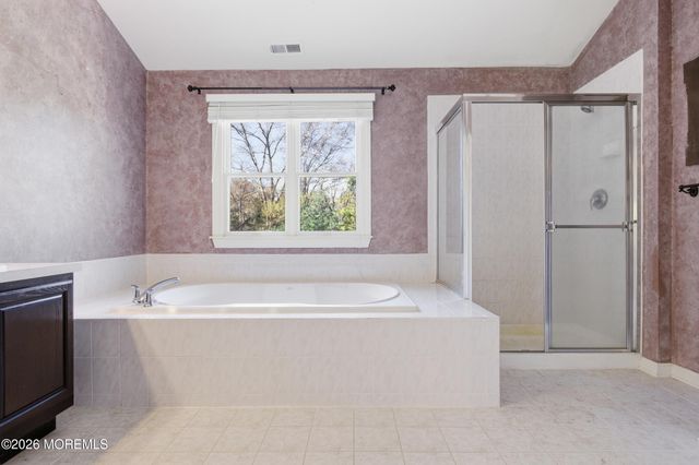 2 Mehar Court, Jackson, NJ 08527
