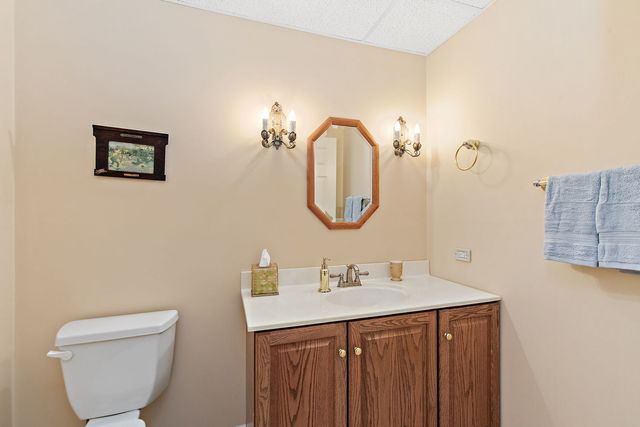 13048 Farm Hill Drive, Huntley, IL 60142