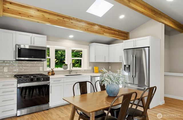 22738 SE 22nd Place, Sammamish, WA 98075