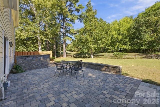 8600 Beeswood Drive, Charlotte, NC 28277