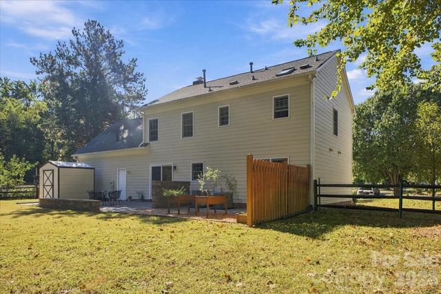 8600 Beeswood Drive, Charlotte, NC 28277
