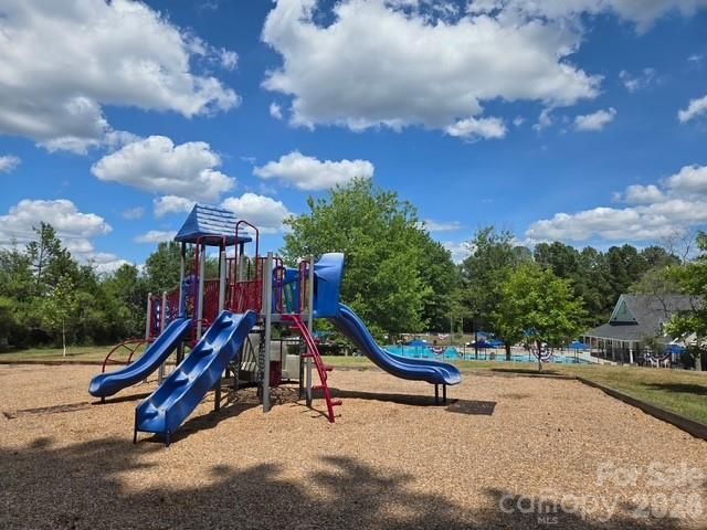 8600 Beeswood Drive, Charlotte, NC 28277