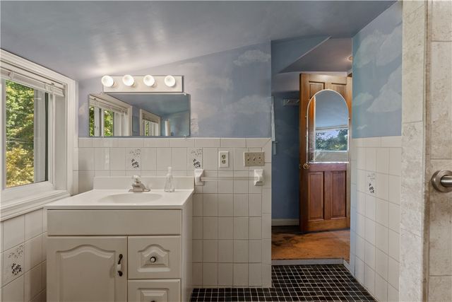 75 Richard Smith Drive, North Kingstown, RI 02852