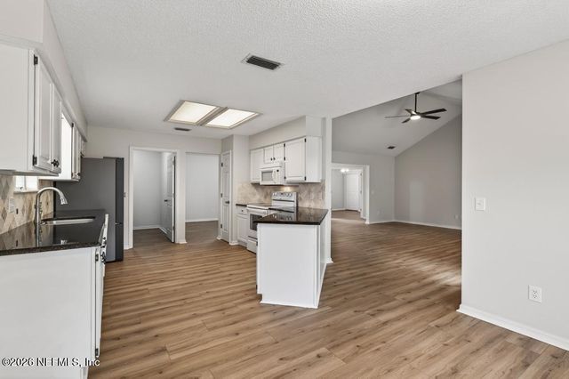 8831 BANDERA Circle S, Jacksonville, FL 32244