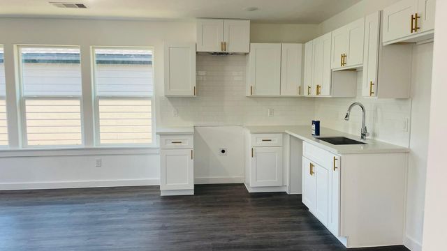 8414 Sandra St A, Houston, TX 77016