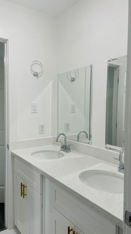 8414 Sandra St A, Houston, TX 77016