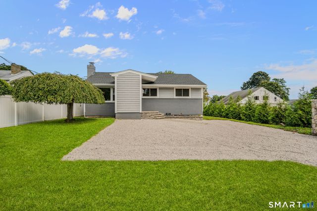 1092 Ocean Avenue, New London, CT 06320