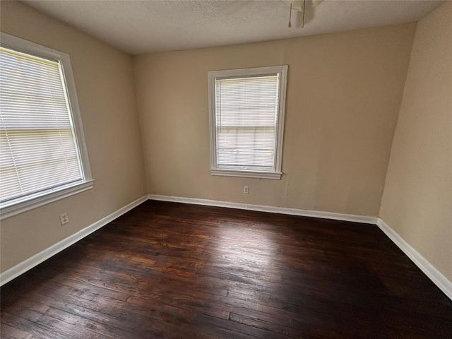 45 17th Avenue N, Texas City, TX 77590