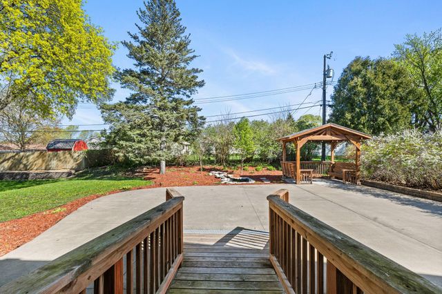 319 Bellwood Avenue, Maplewood, MN 55117