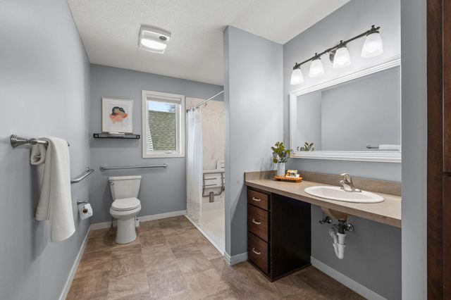 319 Bellwood Avenue, Maplewood, MN 55117