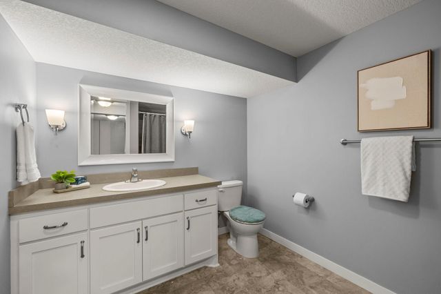 319 Bellwood Avenue, Maplewood, MN 55117