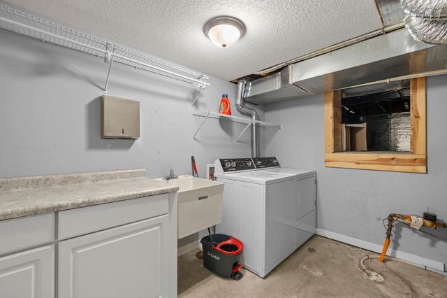 319 Bellwood Avenue, Maplewood, MN 55117