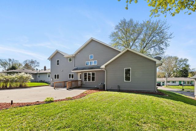 319 Bellwood Avenue, Maplewood, MN 55117