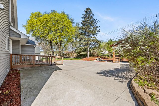 319 Bellwood Avenue, Maplewood, MN 55117
