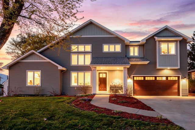 319 Bellwood Avenue, Maplewood, MN 55117