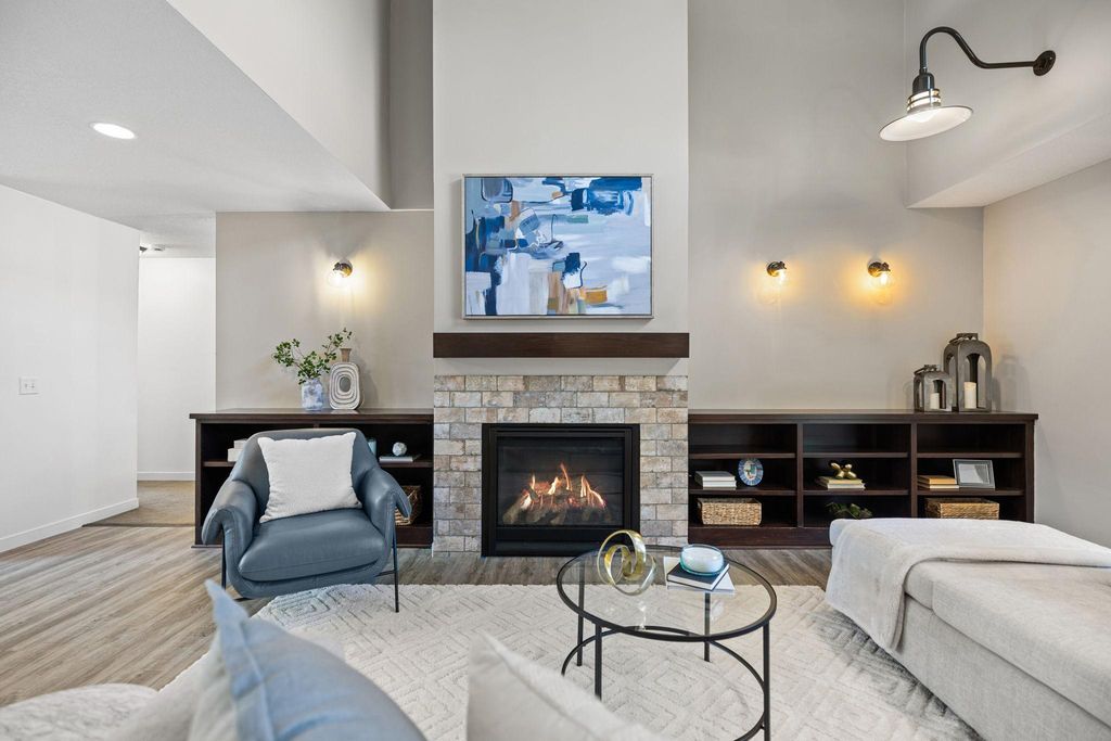 319 Bellwood Avenue, Maplewood, MN 55117 — photo 3