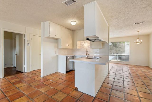 4810 Timberline DR, Austin, TX 78746