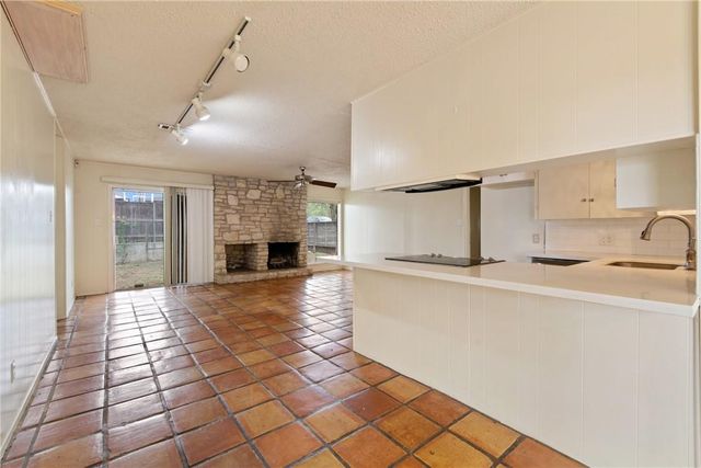 4810 Timberline DR, Austin, TX 78746