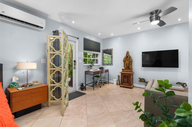 1110 NW 7th Avenue, Fort Lauderdale, FL 33311