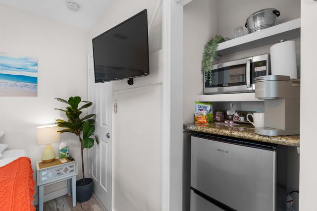 1110 NW 7th Avenue, Fort Lauderdale, FL 33311