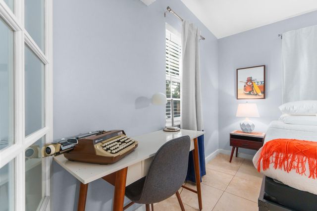 1110 NW 7th Avenue, Fort Lauderdale, FL 33311