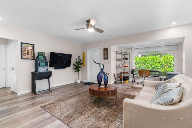 1110 NW 7th Avenue, Fort Lauderdale, FL 33311