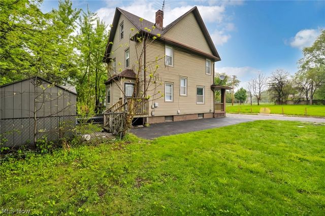 1168 N Lockwood Avenue, East Cleveland, OH 44112