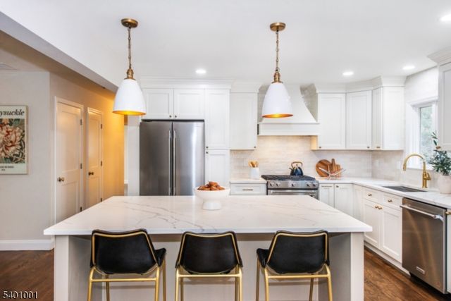 4 Barberry Rd, Morris Twp., NJ 07960