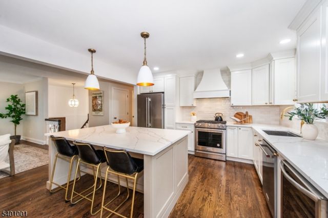 4 Barberry Rd, Morris Twp., NJ 07960