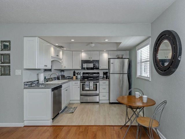 400 BASE AVENUE E 227, Venice, FL 34285