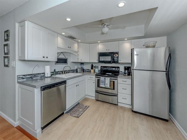 400 BASE AVENUE E 227, Venice, FL 34285