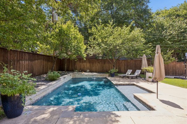 10428 Vinemont, Dallas, TX 75218