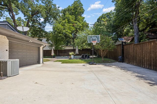 10428 Vinemont, Dallas, TX 75218