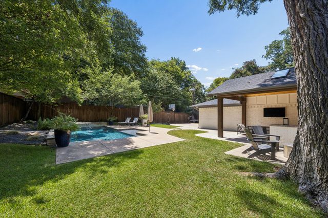 10428 Vinemont, Dallas, TX 75218