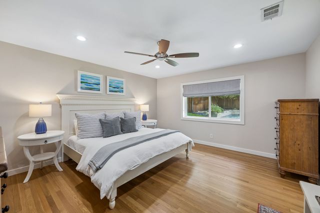 10428 Vinemont, Dallas, TX 75218