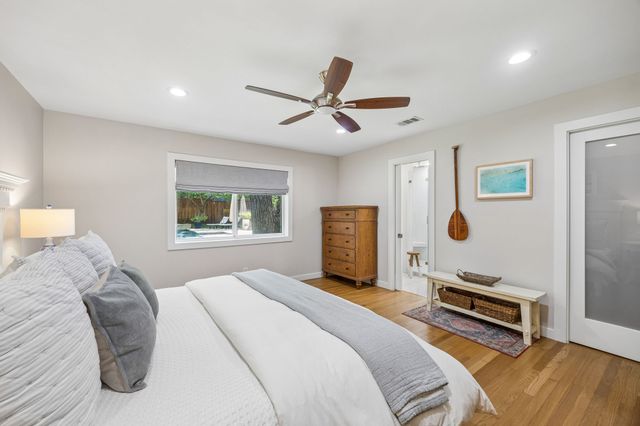10428 Vinemont, Dallas, TX 75218