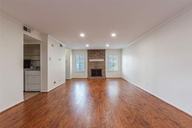 1456 Silverpines Road 456, Houston, TX 77062