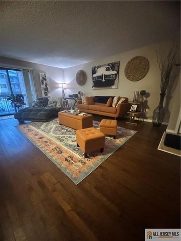 106 Edison Glen Terrace 106, Edison, NJ 08837